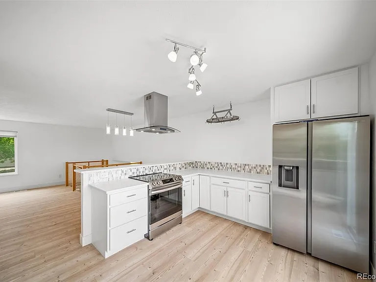 15989 E 18th Pl — Photo 14