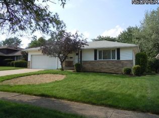 3218 Bowmen Ln, Parma, OH