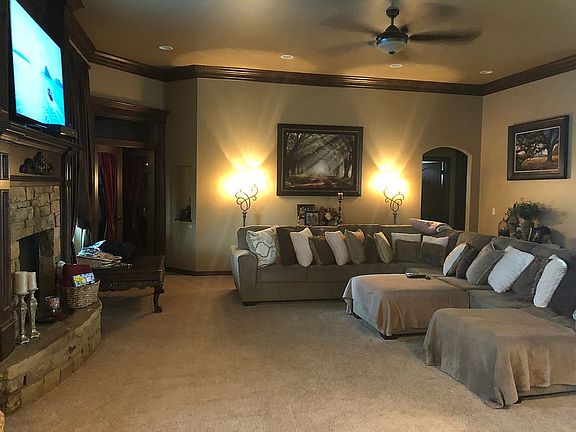 3rd image of 110 Murry Dr