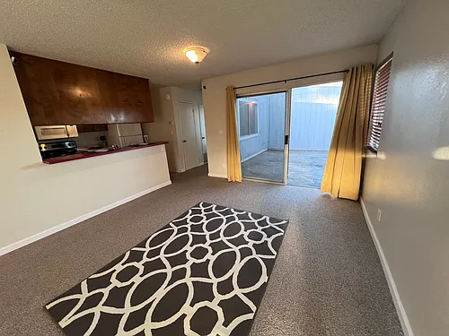2134 Union Ave Photo 1