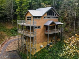 5175 Riversong Way, Sevierville, TN 37876
