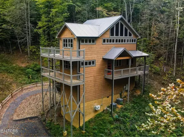 5175 Riversong Way, Sevierville, TN 37876