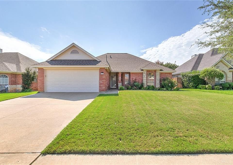 1st image of 709 Hillcrest Dr