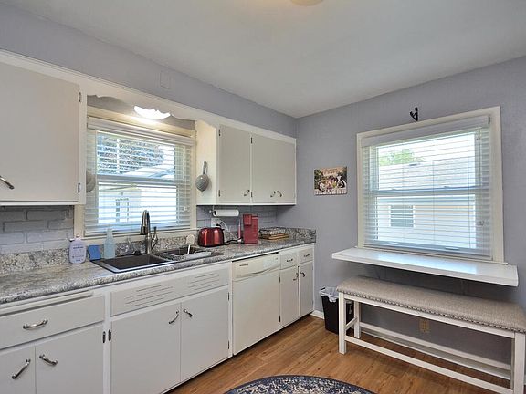 5th image of 4130 W Portage STREET