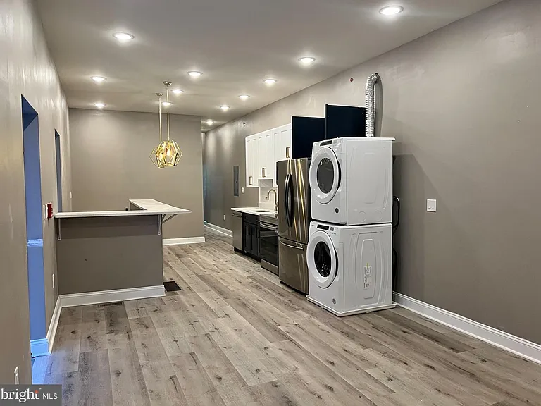 1429 W Diamond St #1R — Photo 7