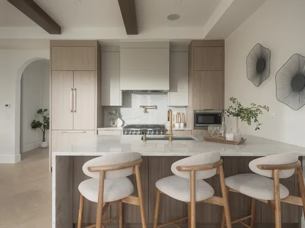 3391 Victoria Dr #2, Vancouver, BC V5N 4M3