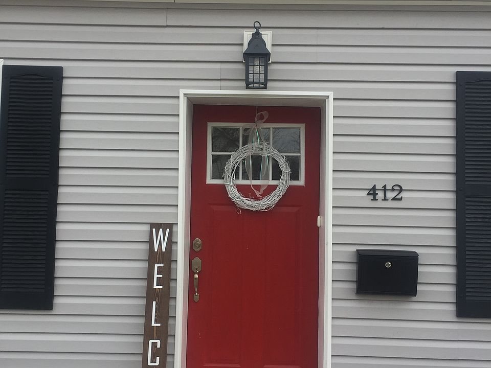1st image of 412 W Main St