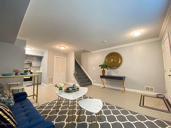 4th image of 693A Elbe Ave