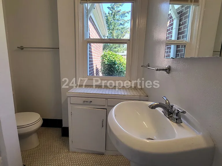 3311 NE Going St — Photo 8