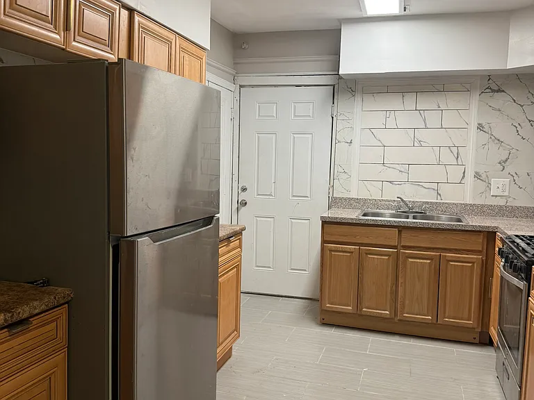 158 Alder St #3 — Photo 10
