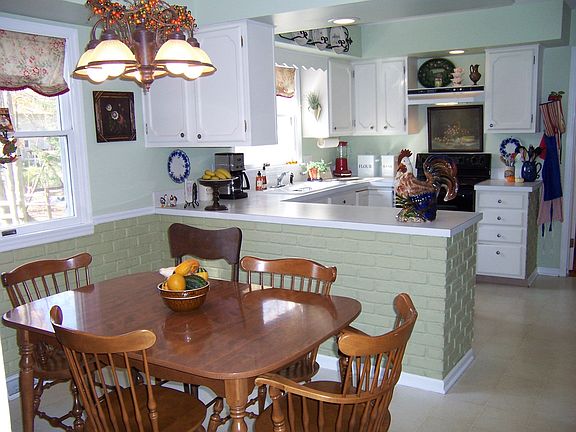 Kitchen and eating area