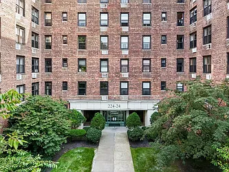 224-24 Union Turnpike