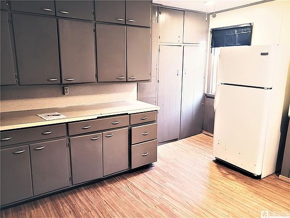 4th image of 6737 Main St