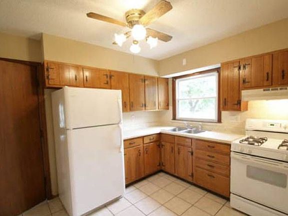5th image of 10212 E 68th Ter