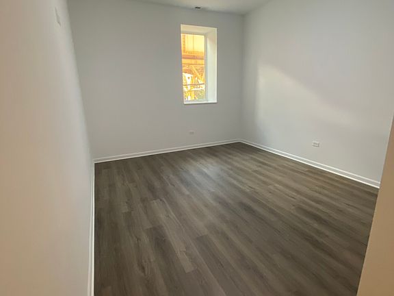 5th image of 2550 S Wabash Ave #208