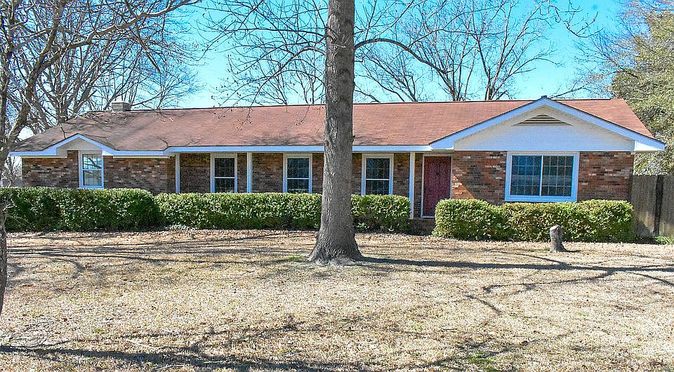 Front View - 501 Lake Joy Rd