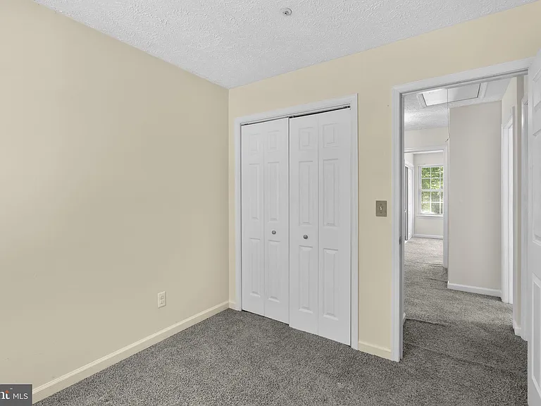 1043 Debbie Ave — Photo 25