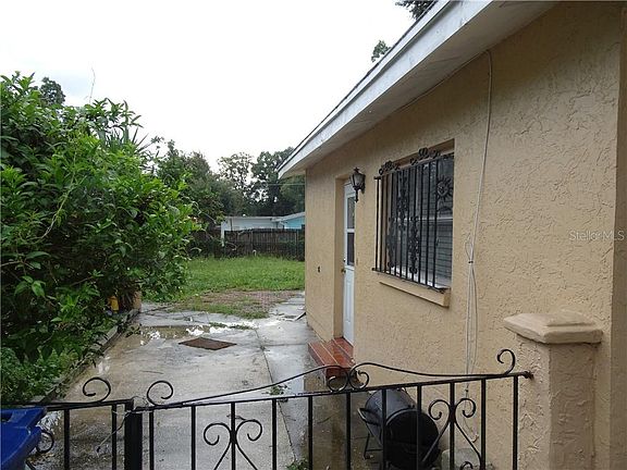 5th image of 2314 W Henry Ave