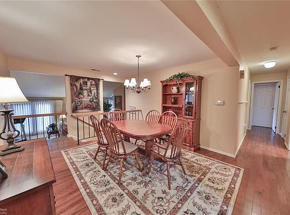 3rd image of 105 Brynwood Dr