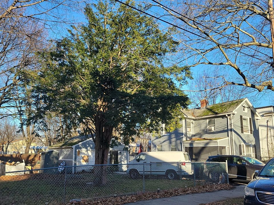 2nd image of 15-17 W Read St