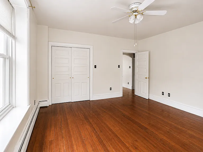 119 E Johnson St — Photo 5