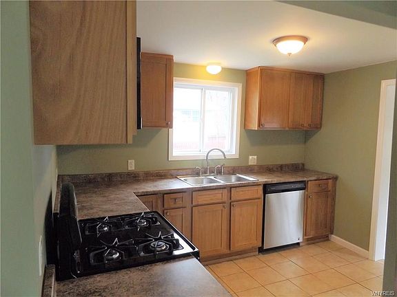5th image of 6983 Wellington Dr