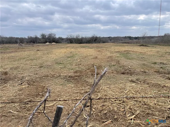 1703 Plant Rd, Luling, TX 78648