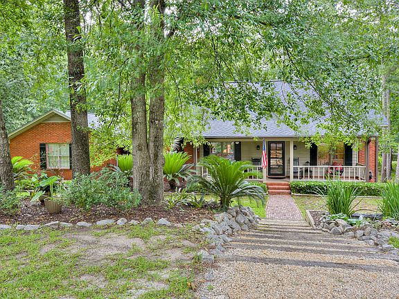 2nd image of 1032 Cumberland Dr