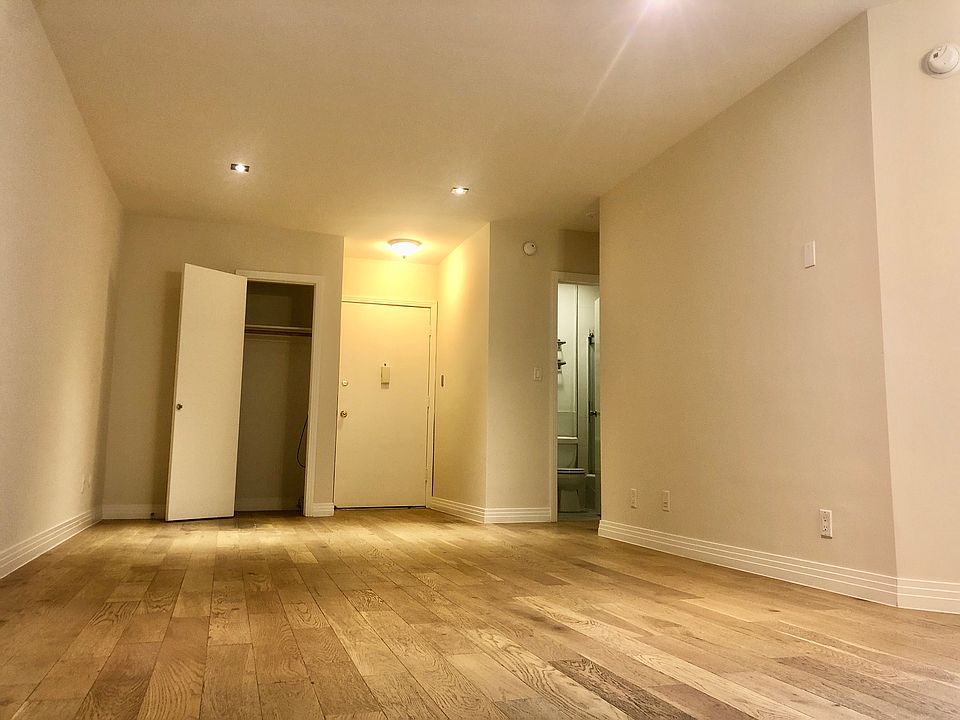 1st image of 400 S Berendo St APT 318