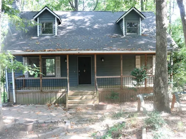 6529 Bluewaters Dr, Flowery Branch, GA 30542