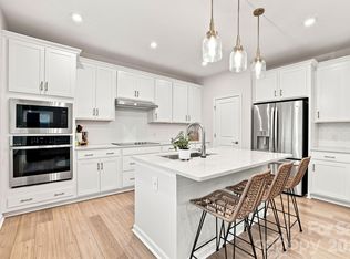 8226 Franklin Trail St, Charlotte, NC 28227