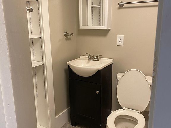 5th image of 4911 Davenport St #5