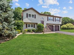 65 Prescott Pl, Freehold, NJ 07728