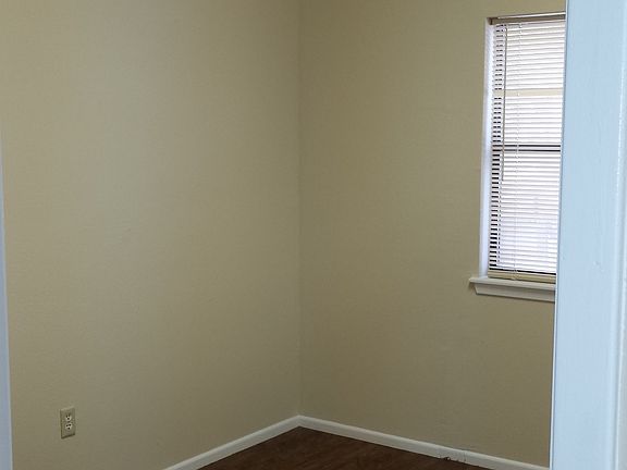 3rd image of 1010 Rockmoor Ste 401