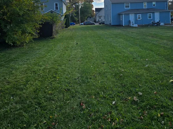 350 W 9th St, Auburn, IN 46706