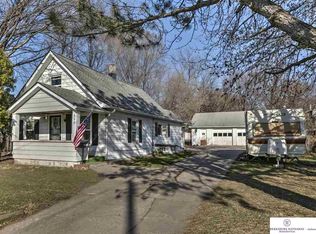 609 N 45th St, Omaha, NE 68132