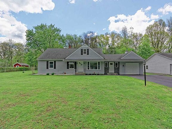 Front view with garage