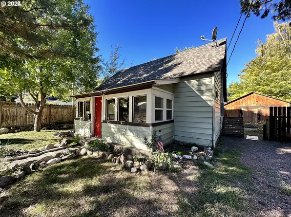 2619 3rd St, Baker City, OR 97814