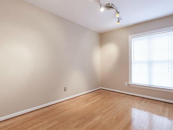 4th image of 1445 Monroe Dr NE APT E27