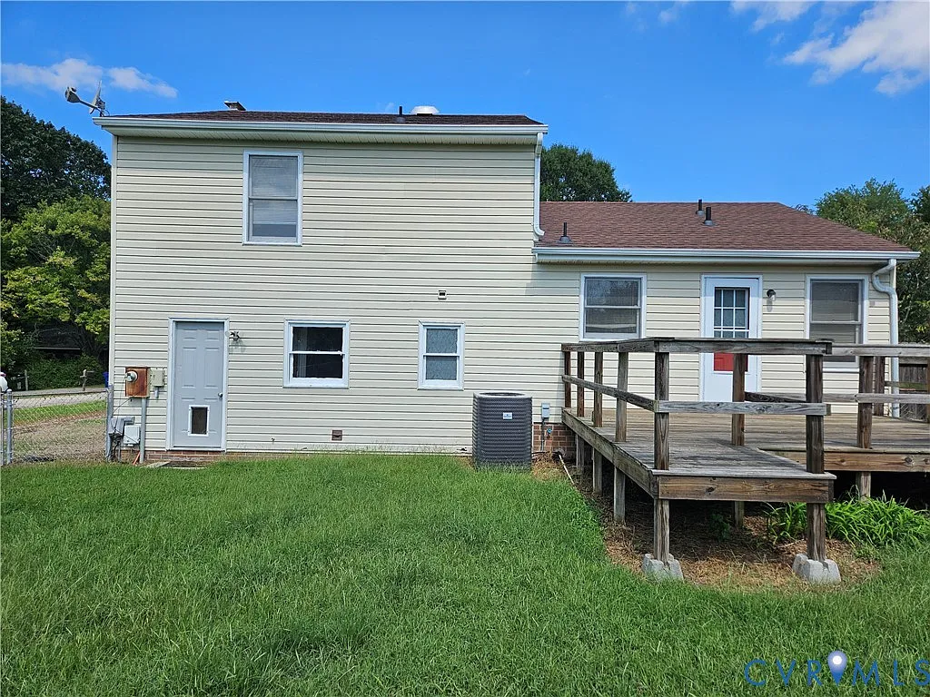 3 bed, 2.0 bath, 1510 sqft, $2,395 — Photo 2