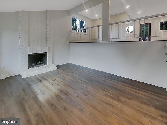 3rd image of 7003 Brookington Ct