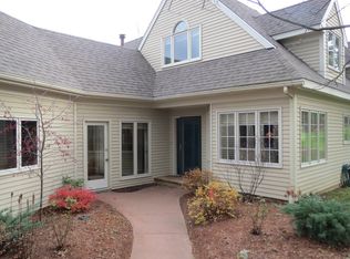 127 Sheridan Ct, Shelburne, VT 05482