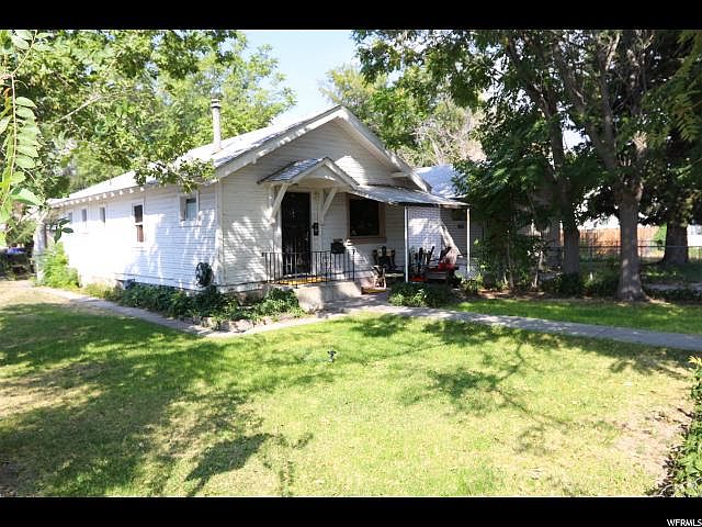 1st image of 601 E Leland Ave