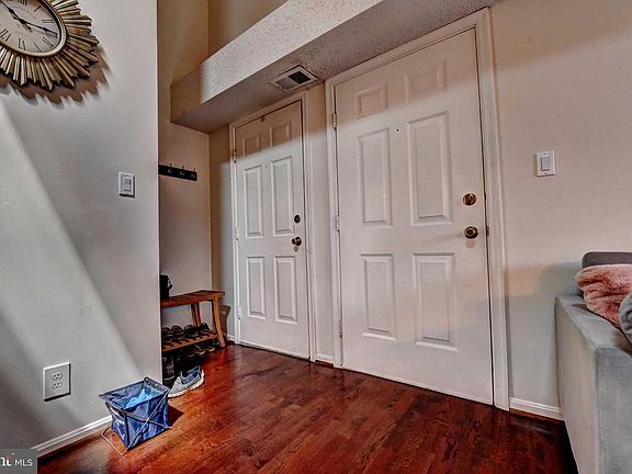 4th image of 6020 Curtier Dr #6020C