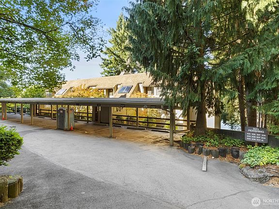 3rd image of 923 Pershing Avenue #205