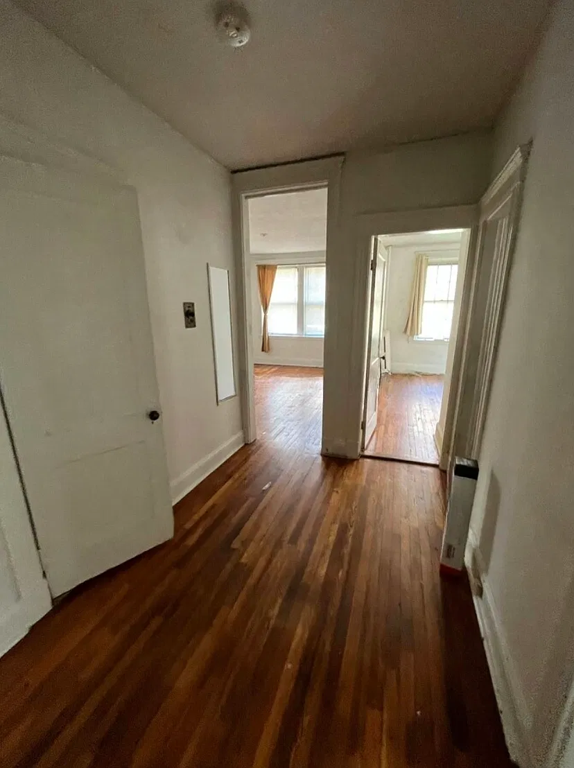 1 bed, $2,400 — Photo 4