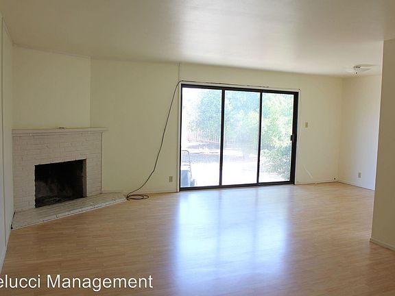 4th image of 858 Cuesta Dr