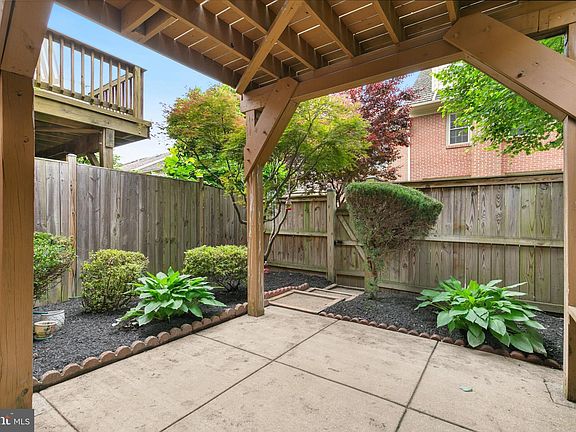 3rd image of 15312 Georgian Square Ct