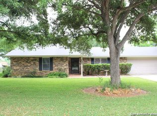 102 Chaparral Cir, Jourdanton, TX 78026