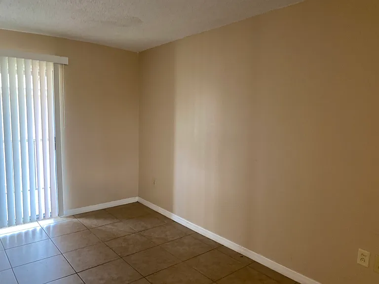 408 Banyon Tree Cir #200 — Photo 11